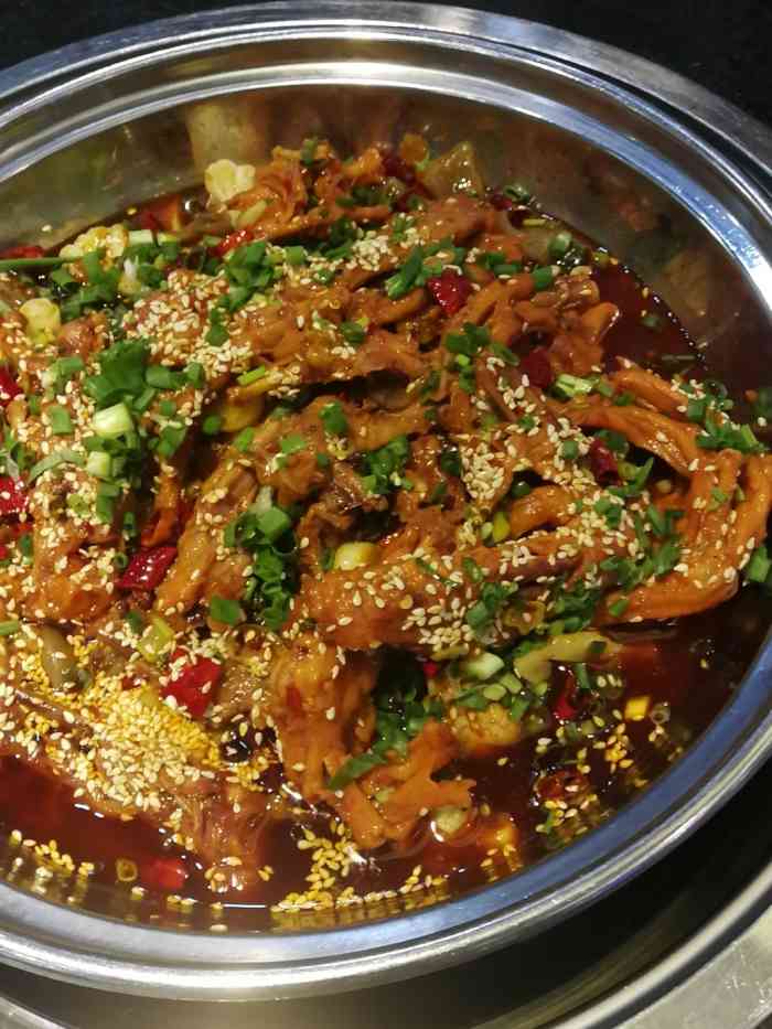 杨大师鸭爪爪特色火锅(兰天城市广场店)-"[薄荷]环境:环境还不错,打扫