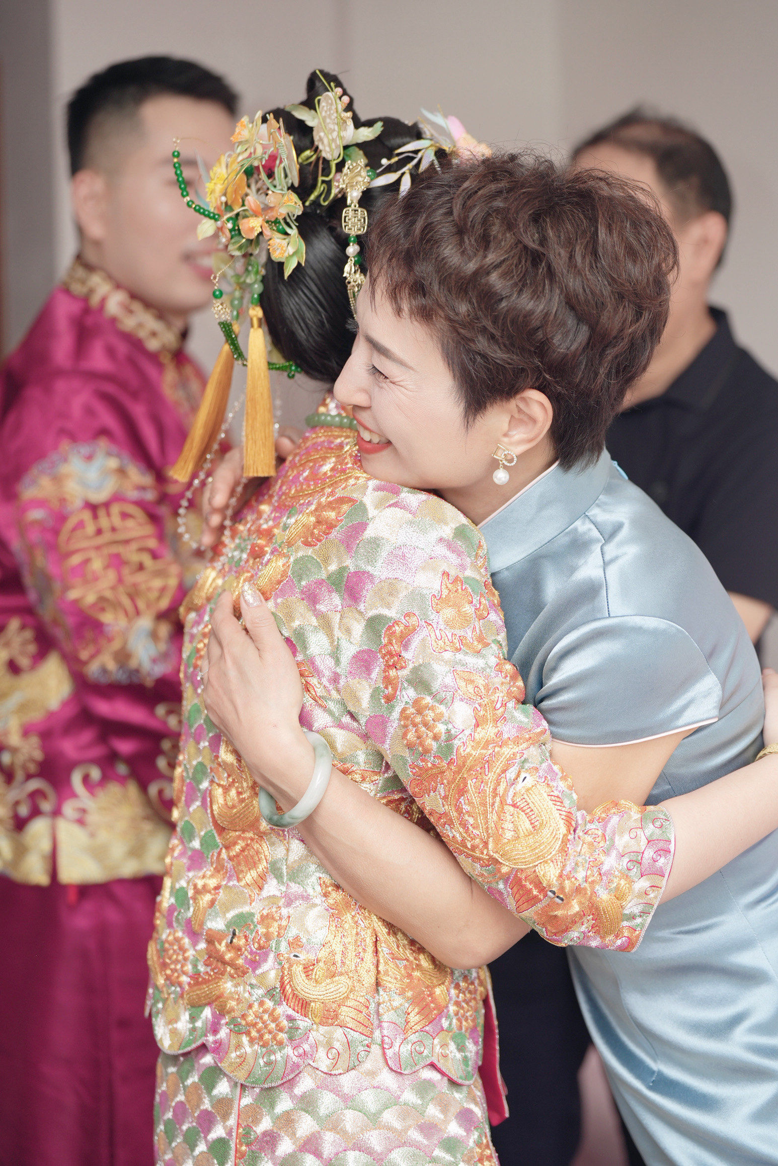 妈妈敬茶穿的旗袍也太美了吧