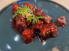 红酒泡沫牛仔粒-荟廷·晶萃(陆家嘴尚悦湾店)