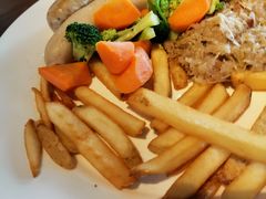 德国香肠配酸菜-FABIO’S费比欧披萨餐厅