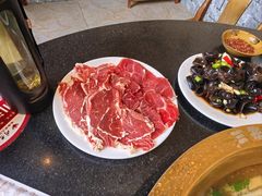 -周老三跷脚牛肉·全牛火锅(非遗传承店)