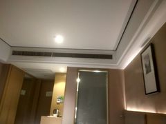 -铂逸梦秦酒店(横店梦幻谷店)