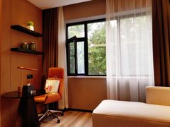 -乔治莫兰迪酒店(济南解放路山东大学店)