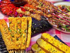 -肥小宝·金牌油焖大虾(襄阳龙虾地标店)