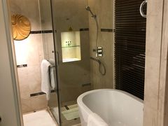 -青岛海尔洲际酒店