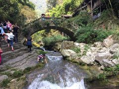-三峡人家风景区胡金滩停车场