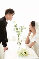 -雪中彩影婚纱摄影·微光艺术中心