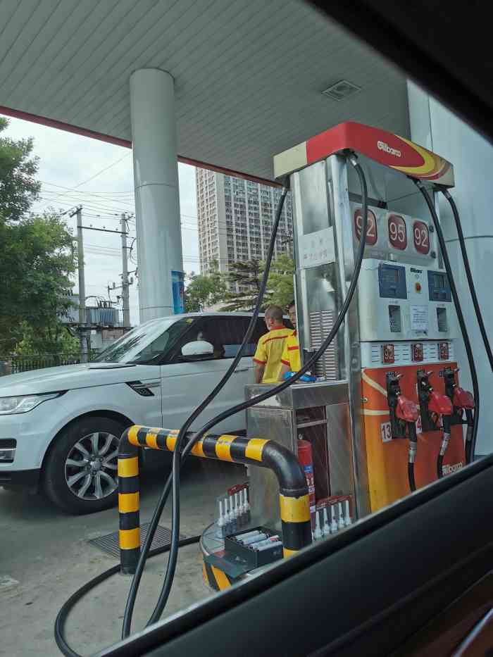 服务员态度很好,热情好客,油品很好!