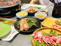 -草家酱蟹炭火烤肉店(珲春南路一店)