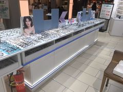 -美式眼镜·授权蔡司.依视路.尼康.豪雅.明月(南翔印象城店)