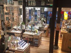 -猫的天空之城概念书店(杭州南宋御街店)