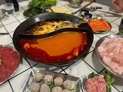 -鹿鸣山草本茶香火锅(园西路店)