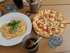 -必胜客(上海华谊新所店)