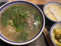 -云阿蛮云南生烫牛肉米线(奉贤路店)