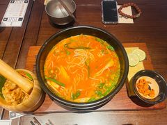 -银米·云南传统过桥米线(双廊黑金冠店)