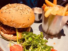 黑松露风味蘑菇和牛堡-bluefrog蓝蛙(恒隆广场店)