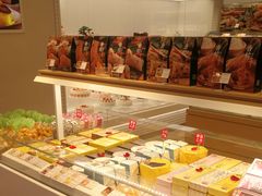 面包甜点陈列柜-好利来(十里河店)