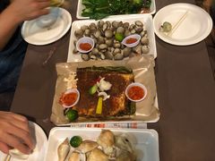 -东海岸人工湖美食村