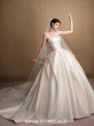 点击看大图 -HANSA韩纱婚纱礼服·龙凤褂·西装设计师集合店