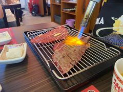 铺天盖地火牛寿司（2枚）-仙隐小鹿中华料理(南宁万象城店)