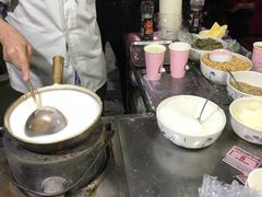 -清真老马家国华牛奶鸡蛋醪糟(正宁路店)