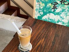 石花膏冰拿铁-巴浪鱼咖啡馆 Local Fish