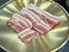 -臻牛烤肉