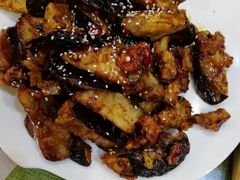 焦糖茄子牛肉粒-桃子餐厅·天津菜(红星路直营店)