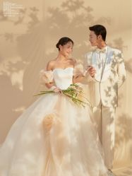 点击看大图 -至臻微拉婚纱摄影