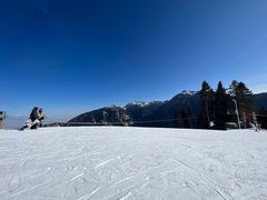 -丝绸之路山地度假区滑雪场