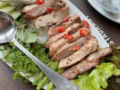 -Chom Cafe and Restaurant