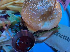 -鲨鱼美式餐厅酒吧Sharky