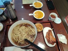 -百年老字号·观振兴蟹黄面·三虾面·苏式面(观前街富仁坊巷店)