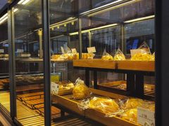 面包甜点陈列柜-顶东面包花园·生日蛋糕(世博店)