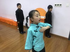 -小荧星艺校(大宁分校)