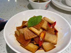 萝卜皮-老佛爷铜炉蛙锅(海岸城店)