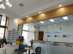 -靓芙泉专研痘痘肌