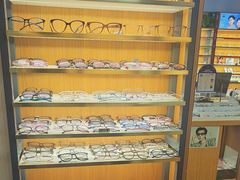 -优医视平价眼镜蔡司依视路折扣工厂店(十里堡店)