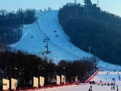 -庙香山滑雪场