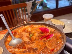 -刘姐啤酒鱼民族演艺餐厅(西街总店)