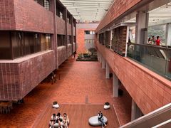 -香港大学