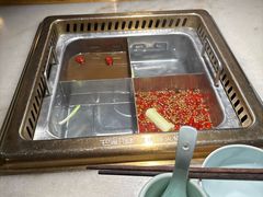 -巴渝瓦肆重庆鲜火锅(宝龙环湖店)