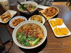 -爆炸头阿姨小四川正宗川味小吃(无任何分店)