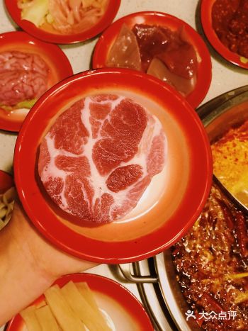 拥有成都红的陈艳红 今夏红遍成都