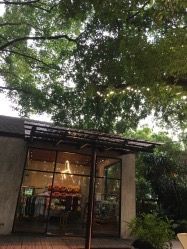 -莓园冰淇淋店