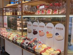 面包甜点陈列柜-山崎面包(静安久光店)