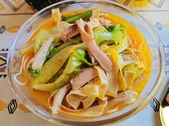-满格嗦新疆椒麻鸡火锅.炒米粉(川大江安校区店)