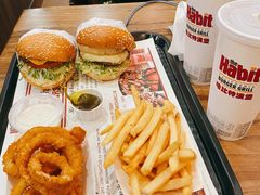 -The Habit Burger Grill 哈比特汉堡(世博店)