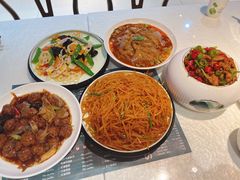 -辣小妮de川菜馆(红旗Mall店)