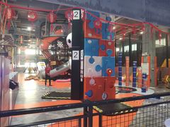 -嗨翻Hi-Fun竞技主题乐园·蹦床亲子生日轰趴(国光1937店)